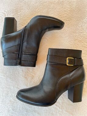 Cole Haan Rhinecliff Black Leather Ankle Booties Buckle Detail Heel Boots SZ 8.5